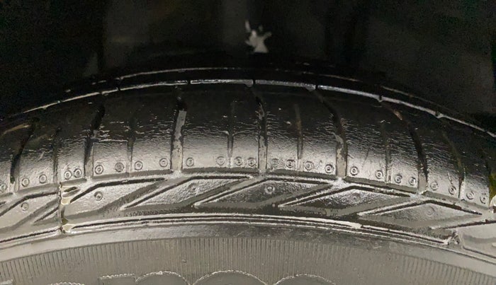 2022 Tata NEXON XZ PLUS PETROL, Petrol, Manual, 32,789 km, Right Front Tyre Tread