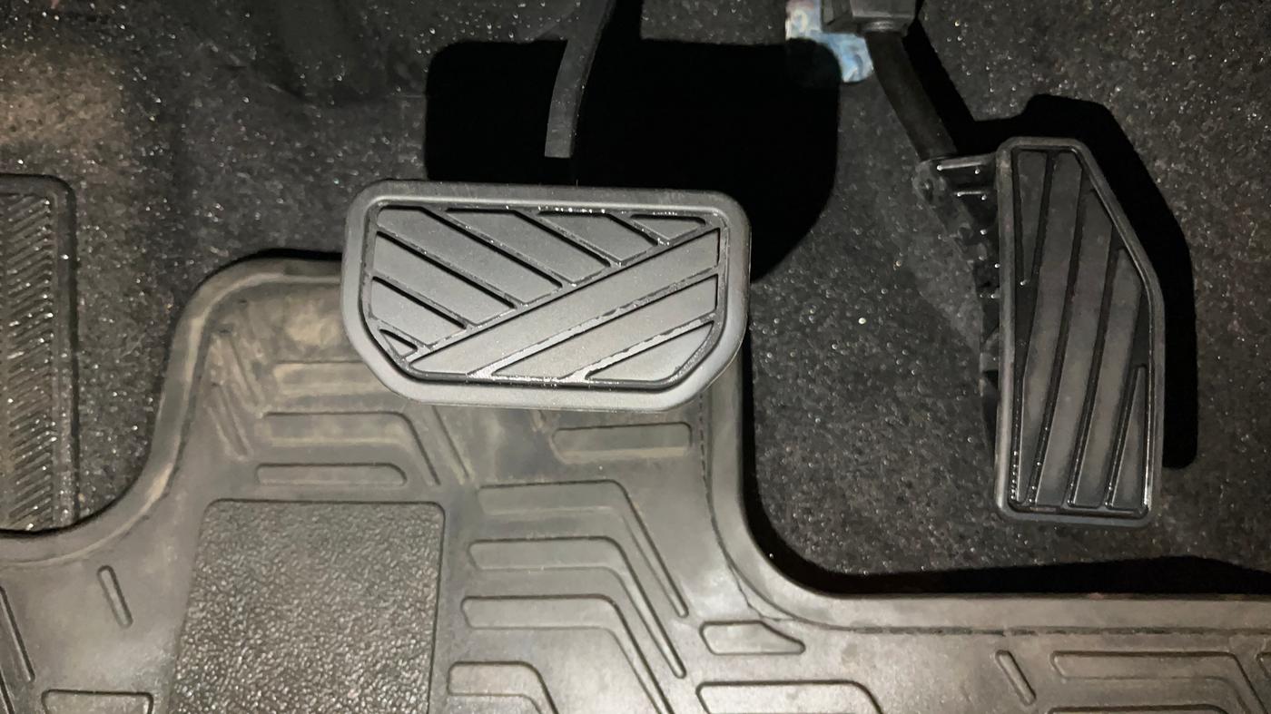 2024 Maruti FRONX ZETA 1.0L TURBO 6 AT, Petrol, Automatic, 6,209 km, Pedals