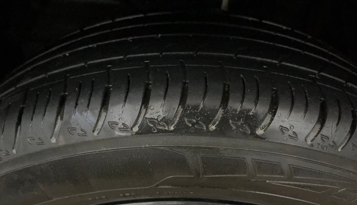 2024 Maruti FRONX ZETA 1.0L TURBO 6 AT, Petrol, Automatic, 6,107 km, Left Front Tyre Tread