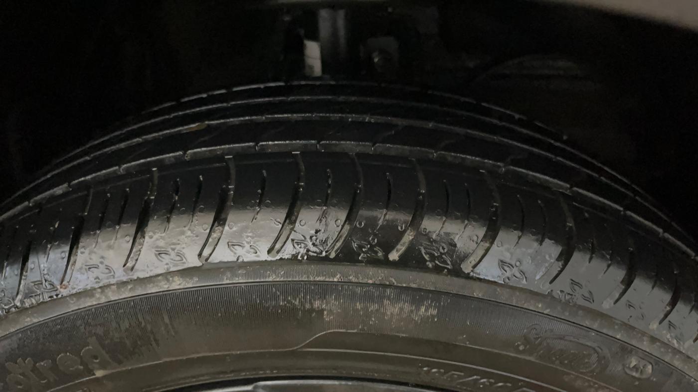 2024 Maruti FRONX ZETA 1.0L TURBO 6 AT, Petrol, Automatic, 6,209 km, Right Front Tyre Tread