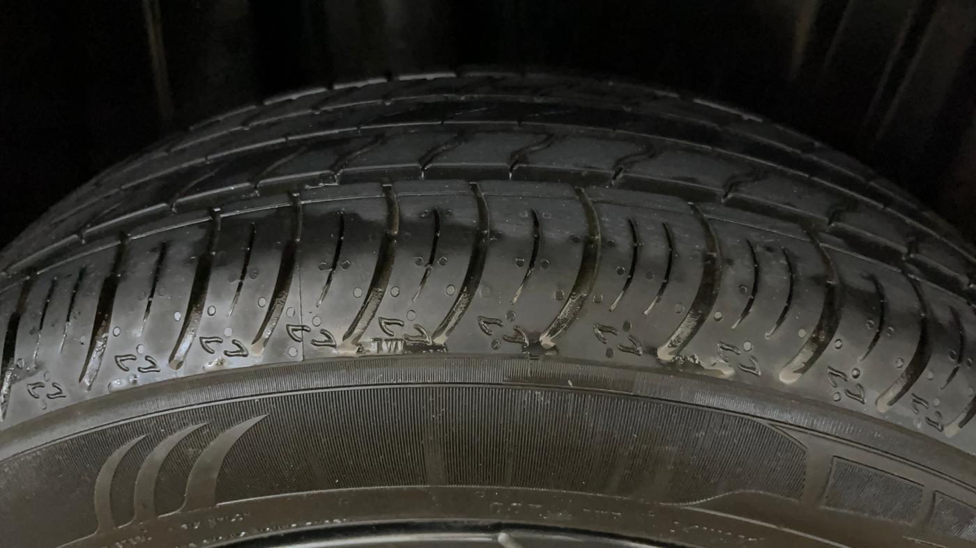 2024 Maruti FRONX ZETA 1.0L TURBO 6 AT, Petrol, Automatic, 6,209 km, Right Rear Tyre Tread