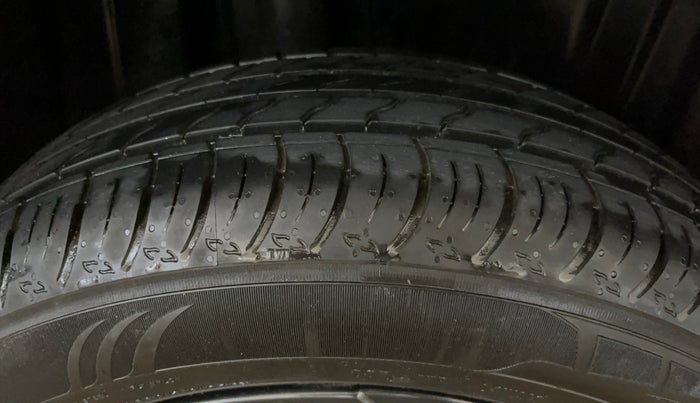 2024 Maruti FRONX ZETA 1.0L TURBO 6 AT, Petrol, Automatic, 6,107 km, Right Rear Tyre Tread