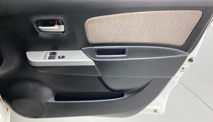 2016 Maruti Wagon R 1.0 LXI CNG, CNG, Manual, 63,547 km, Driver Side Door Panels Control