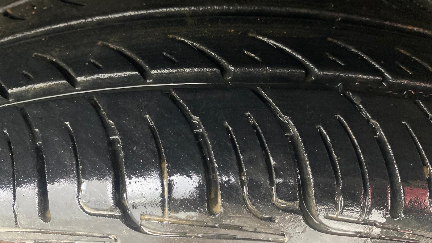 2013 Maruti Alto K10 VXI, Petrol, Manual, 98,293 km, Left Front Tyre Tread