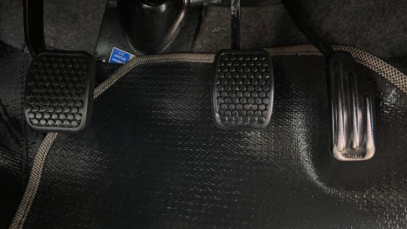 2013 Maruti Alto K10 VXI, Petrol, Manual, 98,293 km, Pedals