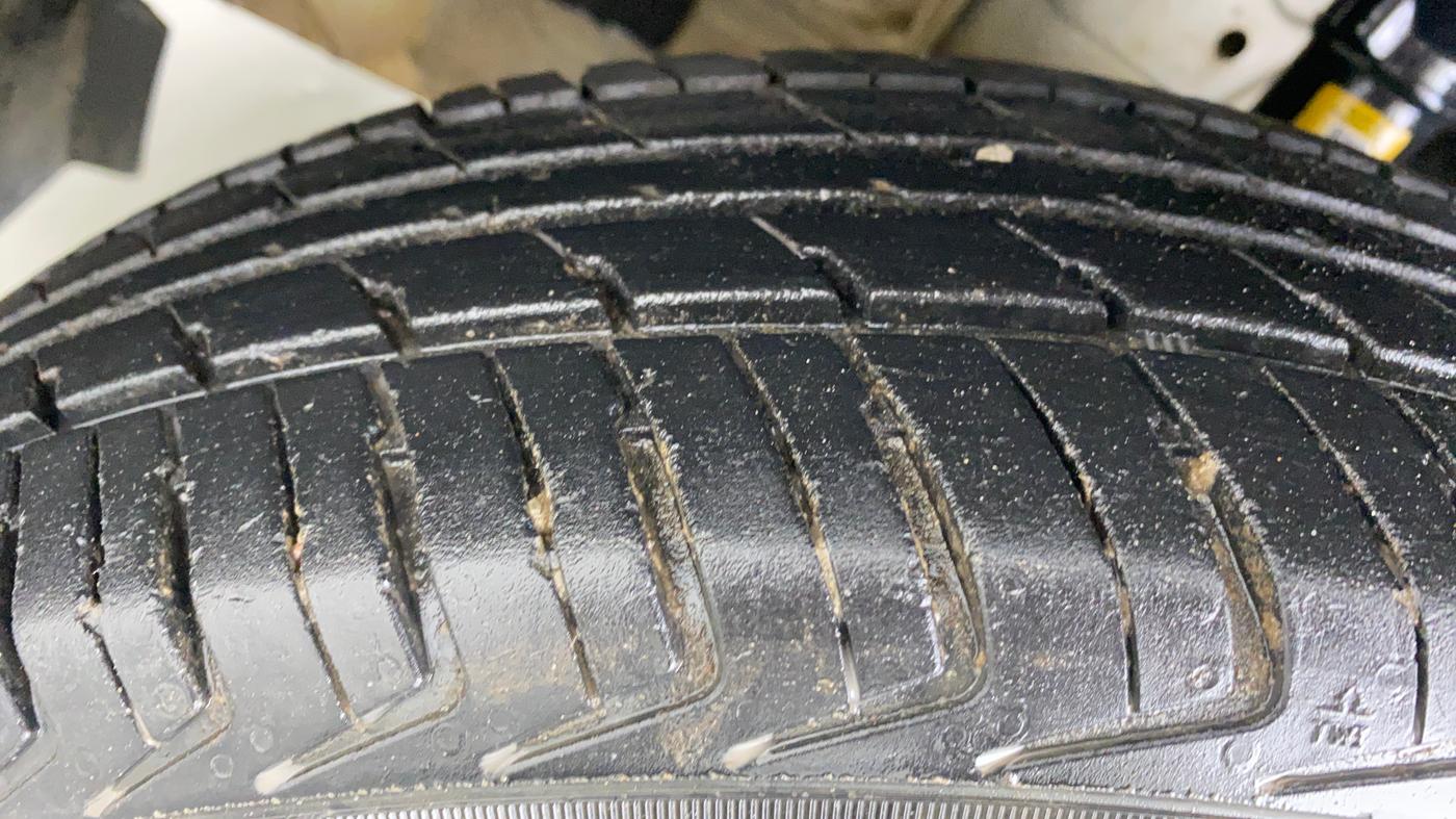 2018 Renault Kwid 1.0 RXT Opt, Petrol, Manual, 41,823 km, Left Front Tyre Tread