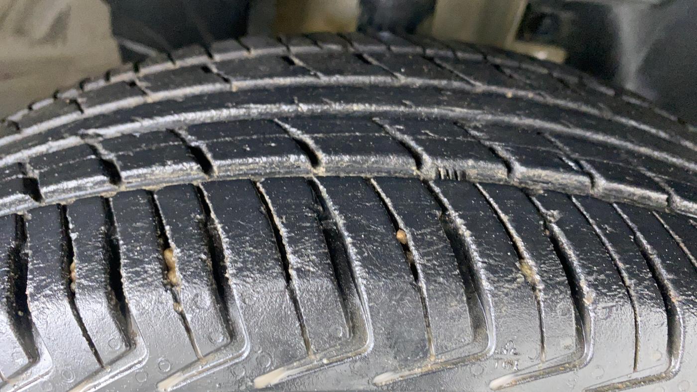 2018 Renault Kwid 1.0 RXT Opt, Petrol, Manual, 41,823 km, Right Front Tyre Tread