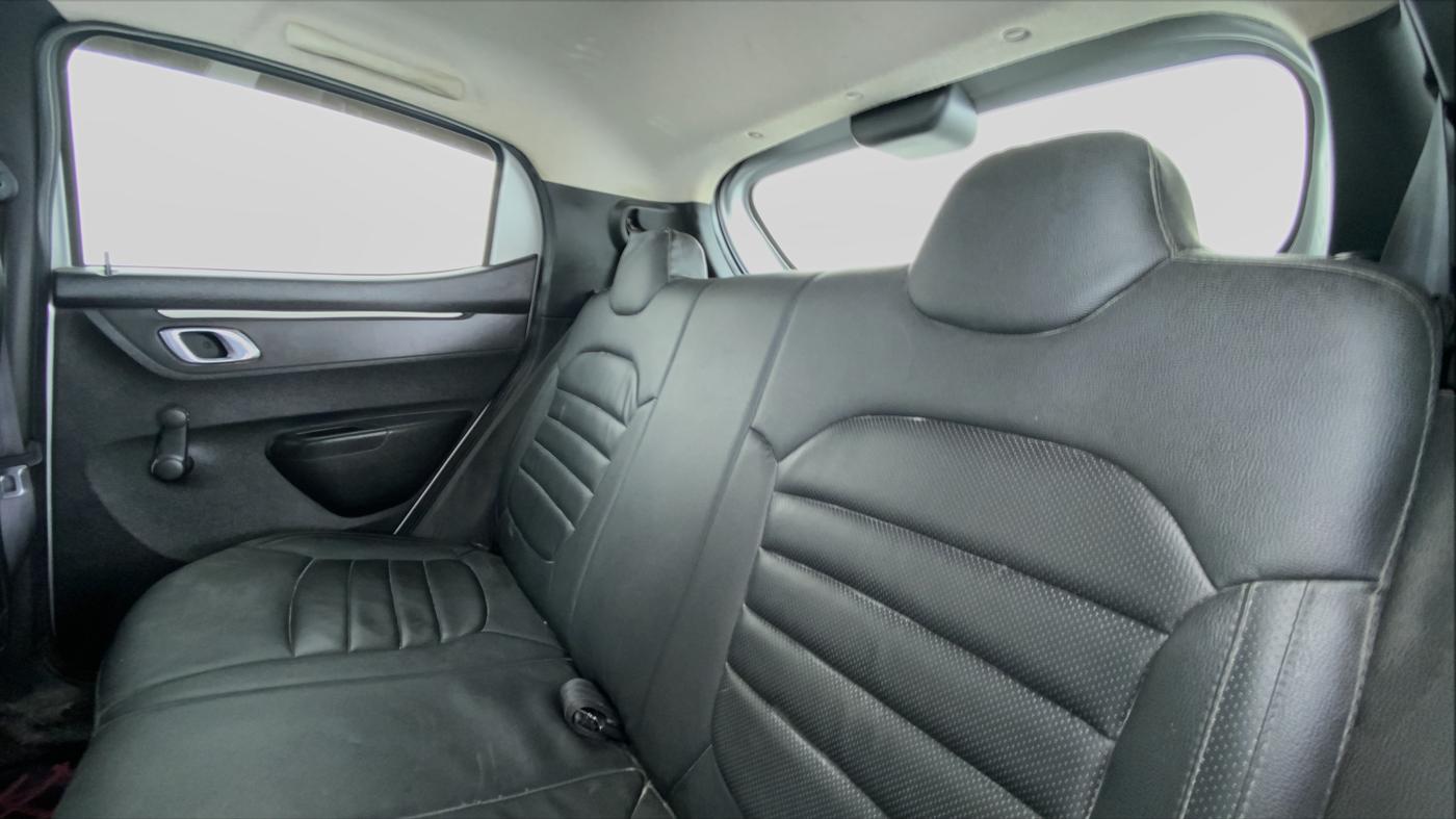 2018 Renault Kwid 1.0 RXT Opt, Petrol, Manual, 41,823 km, Right Side Rear Door Cabin