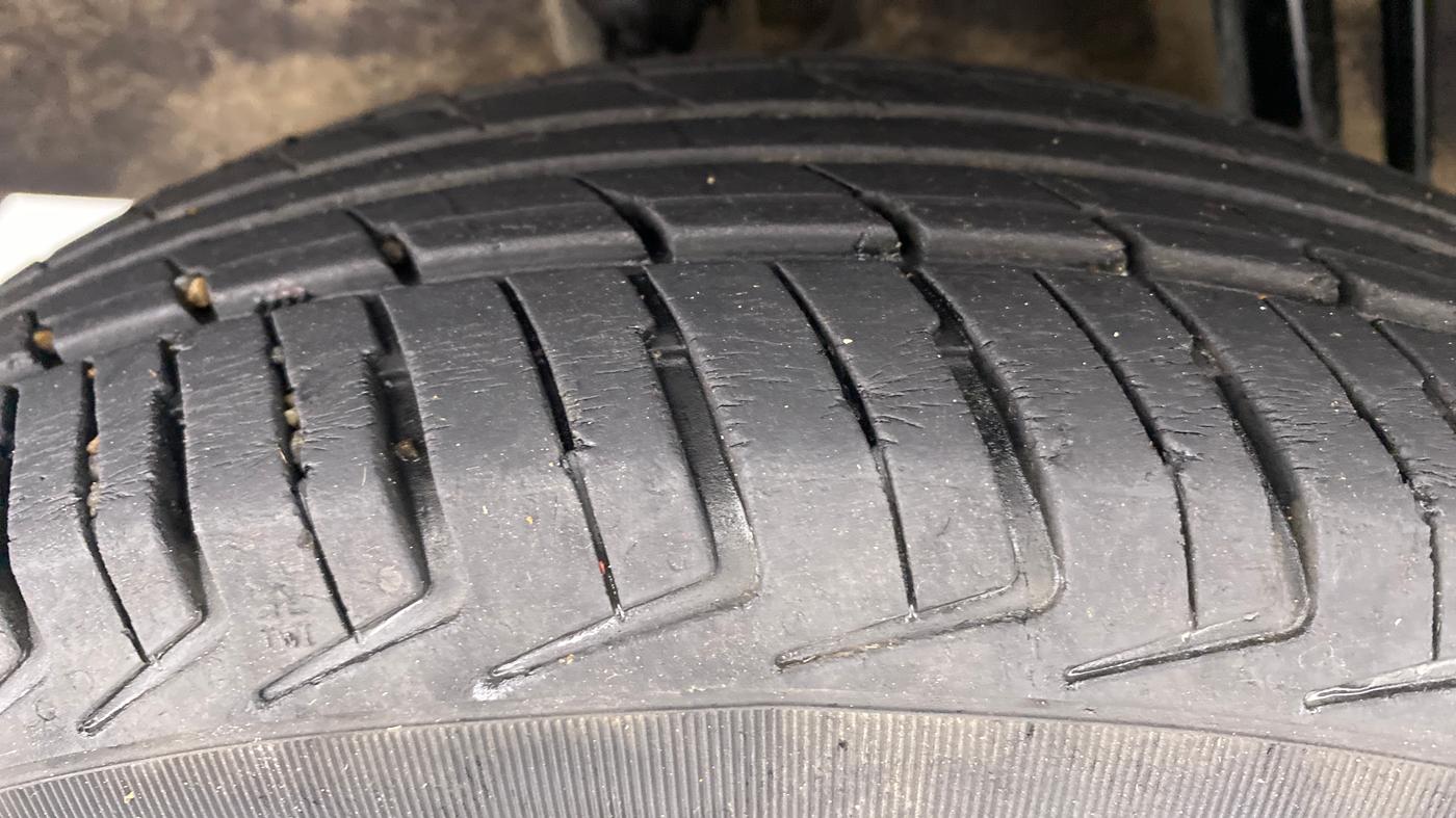 2018 Renault Kwid 1.0 RXT Opt, Petrol, Manual, 40,490 km, Right Rear Tyre Tread
