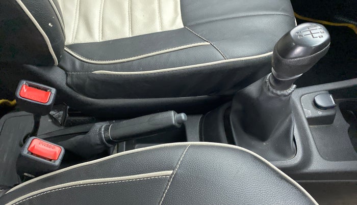 2018 Renault Kwid 1.0 RXT Opt, Petrol, Manual, 40,490 km, Gear Lever
