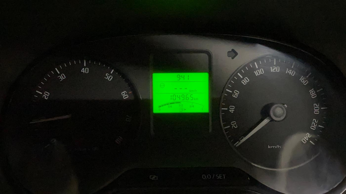 2014 Skoda Rapid AMBITION 1.6 MPI MT PLUS, Petrol, Manual, 1,04,953 km, Odometer Image