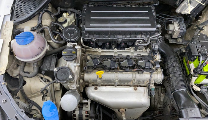 2014 Skoda Rapid AMBITION 1.6 MPI MT PLUS, Petrol, Manual, 1,04,953 km, Engine View - Right