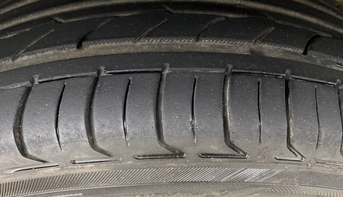 2017 Maruti Baleno ZETA PETROL 1.2, Petrol, Manual, 56,650 km, Right Front Tyre Tread