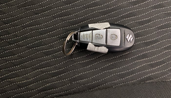 2017 Maruti Baleno ZETA PETROL 1.2, Petrol, Manual, 56,650 km, Key Close Up