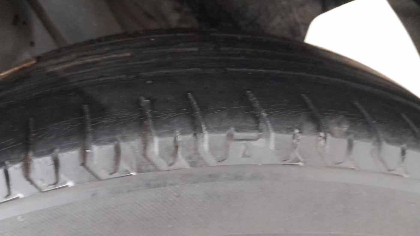 2019 Maruti Swift VXI AMT, Petrol, Automatic, 49,035 km, Left Rear Tyre Tread
