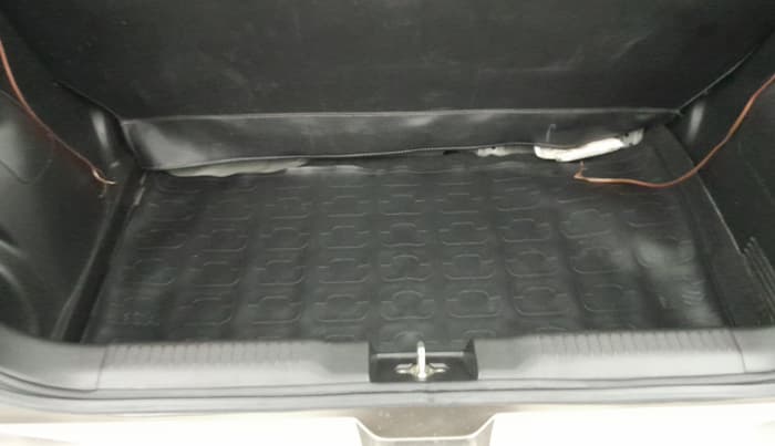 2019 Maruti Swift VXI AMT, Petrol, Automatic, 49,035 km, Boot Inside