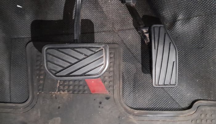 2019 Maruti Swift VXI AMT, Petrol, Automatic, 49,035 km, Pedals