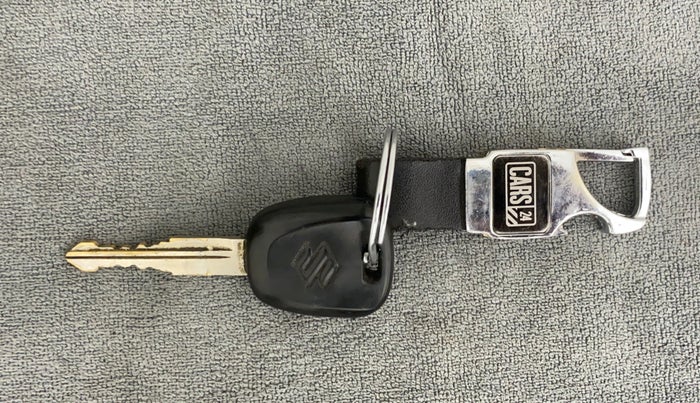 2011 Maruti Swift VXI, Petrol, Manual, 48,507 km, Key Close Up