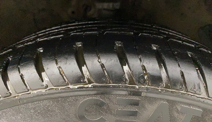 2013 Hyundai i20 SPORTZ 1.2, Petrol, Manual, 38,323 km, Right Front Tyre Tread