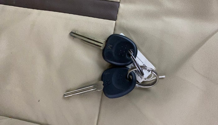 2015 Hyundai Eon ERA +, Petrol, Manual, 54,183 km, Key Close Up