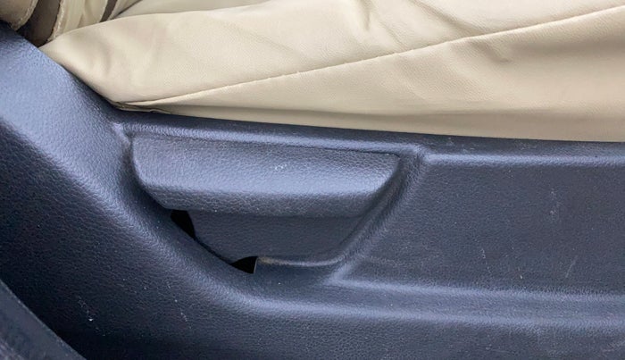 2015 Hyundai Eon ERA +, Petrol, Manual, 54,183 km, Driver Side Adjustment Panel