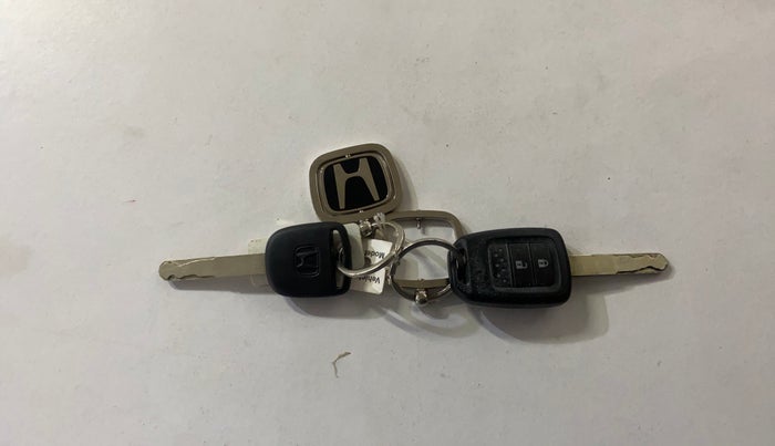 2024 Honda Amaze 1.2L I-VTEC S, Petrol, Manual, 8,622 km, Key Close Up