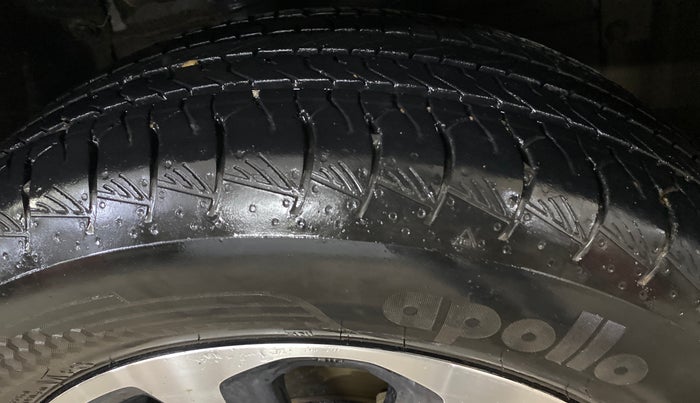 2023 Maruti Grand Vitara ZETA SMART HYBRID AT, Petrol, Automatic, 60,305 km, Right Front Tyre Tread