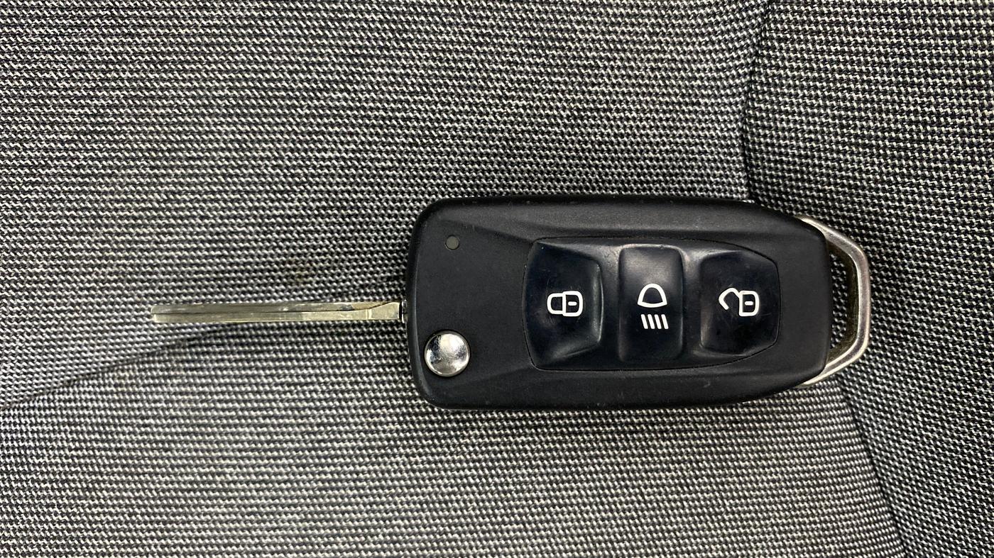 2025 Tata Tiago XZ PLUS PETROL, Petrol, Manual, 4,649 km, Key Close Up