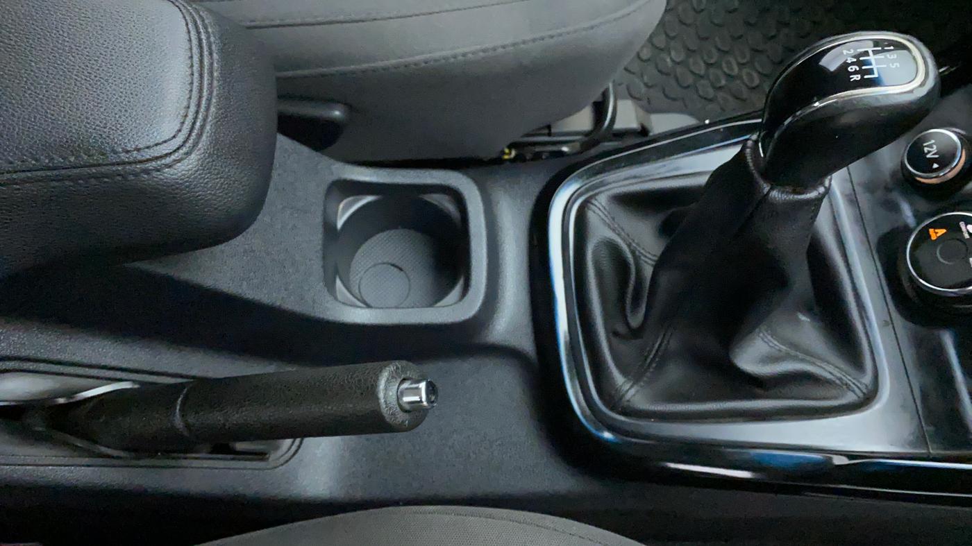 2017 Tata Hexa Varicor 400 XM, Diesel, Manual, 43,503 km, Gear Lever