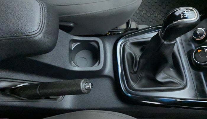 2017 Tata Hexa Varicor 400 XM, Diesel, Manual, 43,503 km, Gear Lever