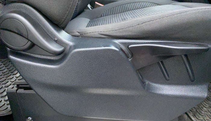 2017 Tata Hexa Varicor 400 XM, Diesel, Manual, 43,503 km, Driver Side Adjustment Panel