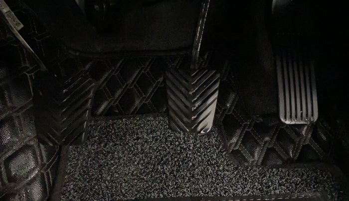 2023 KIA SELTOS HTX PETROL 1.5, Petrol, Manual, 55,864 km, Pedals