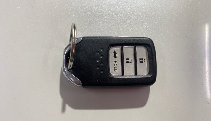 2022 Honda Amaze 1.2L I-VTEC VX, CNG, Manual, 49,809 km, Key Close Up