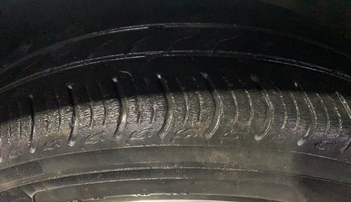 2022 Honda Amaze 1.2L I-VTEC VX, CNG, Manual, 49,809 km, Left Front Tyre Tread