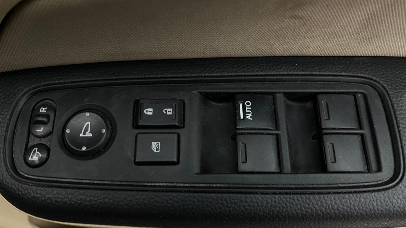 2019 Honda Amaze 1.2L I-VTEC VX CVT, Petrol, Automatic, 26,191 km, Driver Side Door Panels Control