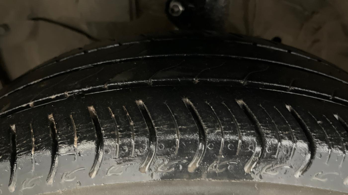 2019 Honda Amaze 1.2L I-VTEC VX CVT, Petrol, Automatic, 26,191 km, Left Front Tyre Tread
