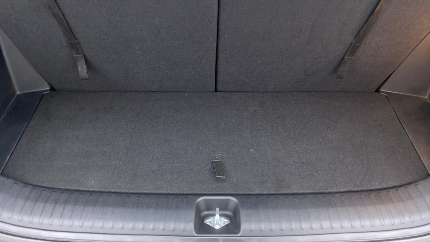 2021 Hyundai ALCAZAR PLATINUM(O) 7STR 1.5 AT, Diesel, Automatic, 26,541 km, Boot Inside