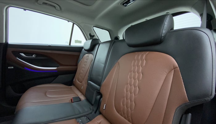 2021 Hyundai ALCAZAR PLATINUM(O) 7STR 1.5 AT, Diesel, Automatic, 26,541 km, Right Side Rear Door Cabin