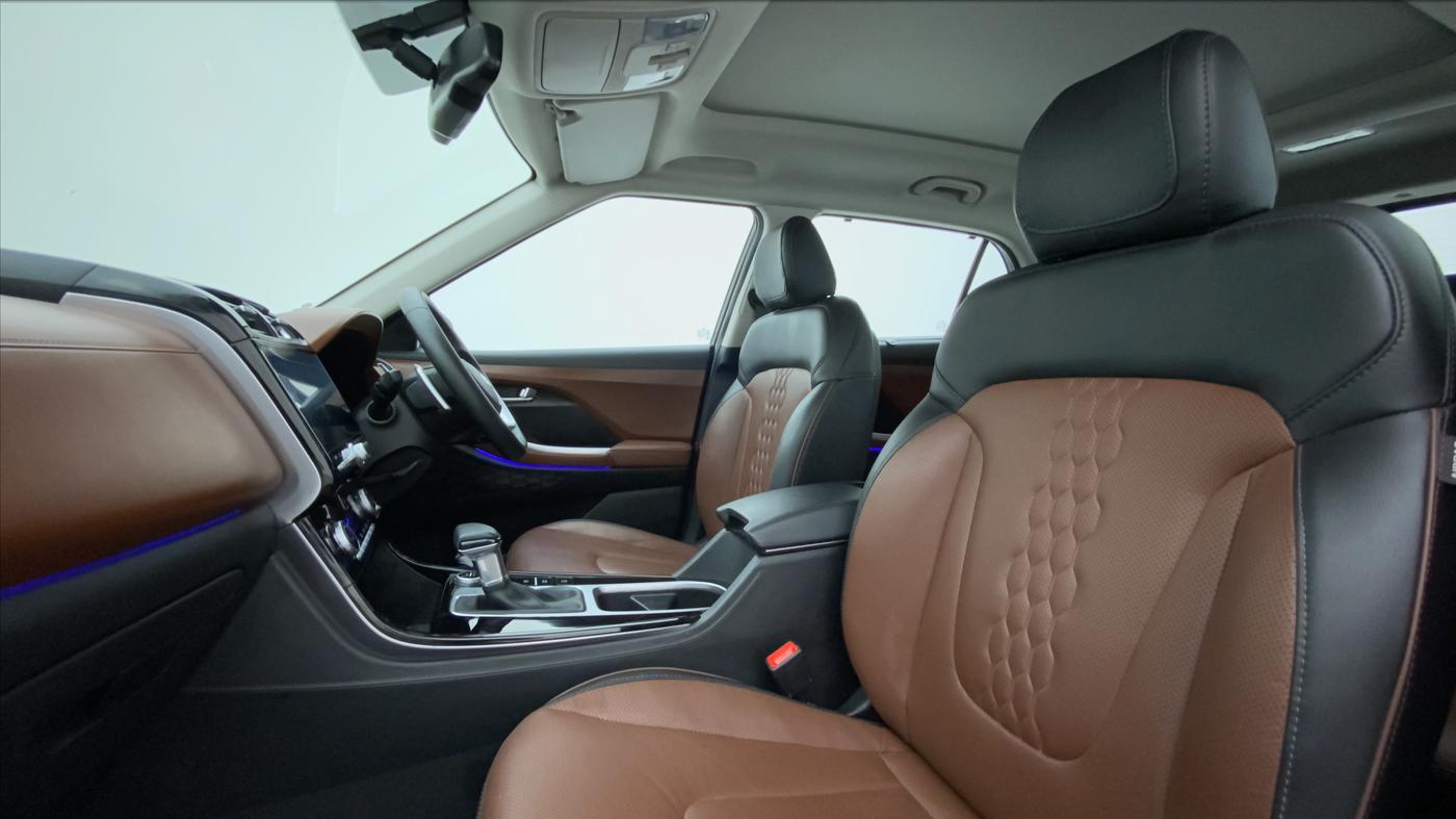 2021 Hyundai ALCAZAR PLATINUM(O) 7STR 1.5 AT, Diesel, Automatic, 26,541 km, Right Side Front Door Cabin