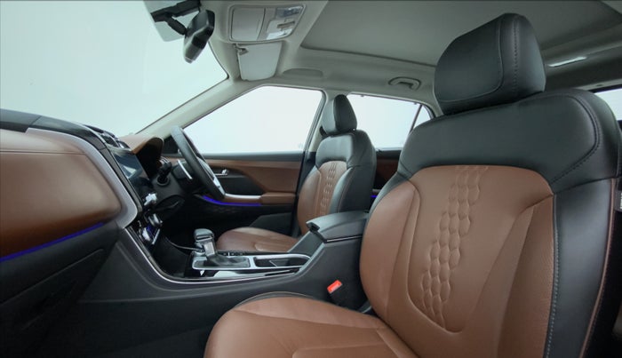 2021 Hyundai ALCAZAR PLATINUM(O) 7STR 1.5 AT, Diesel, Automatic, 26,541 km, Right Side Front Door Cabin