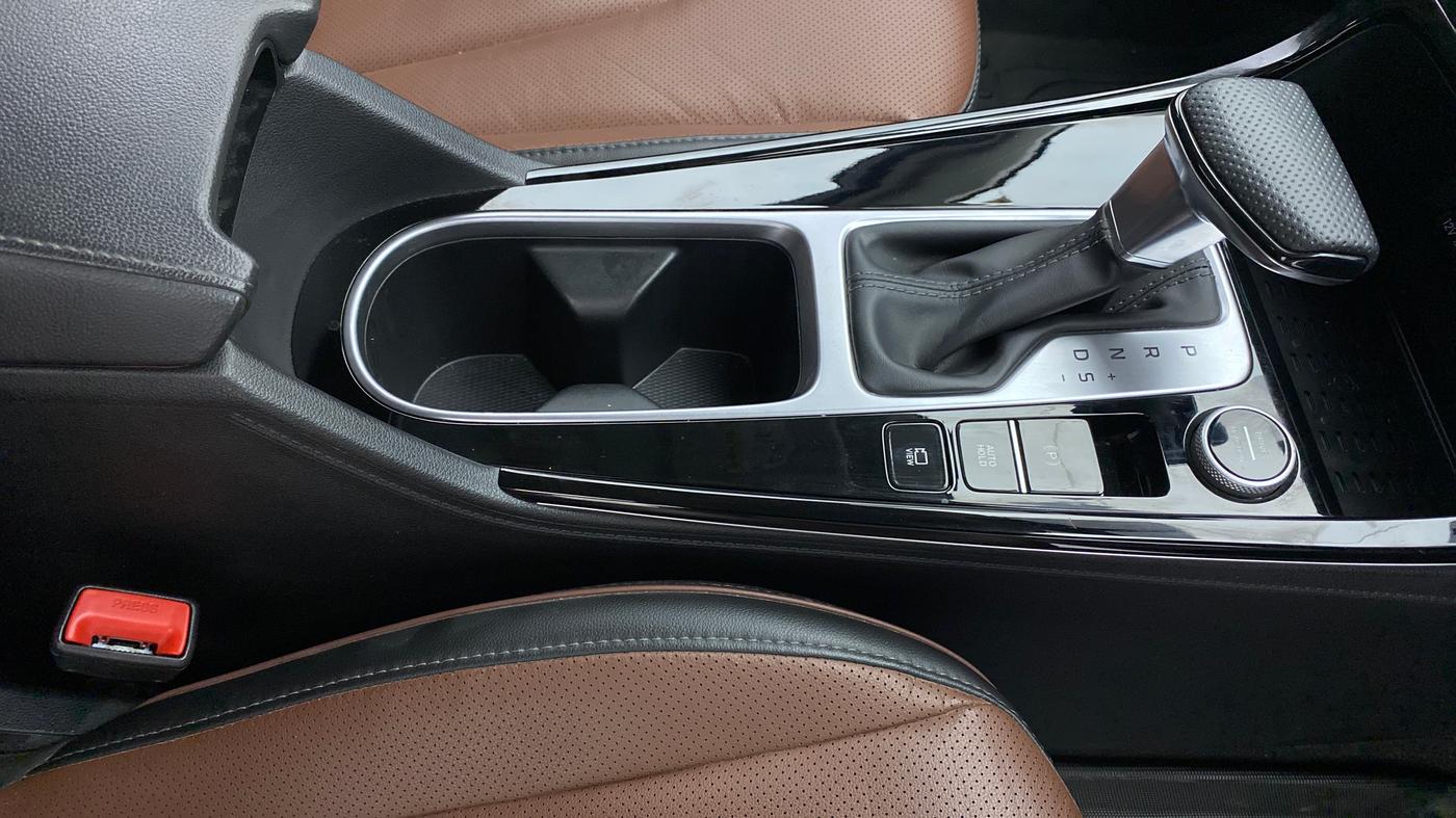 2021 Hyundai ALCAZAR PLATINUM(O) 7STR 1.5 AT, Diesel, Automatic, 26,541 km, Gear Lever