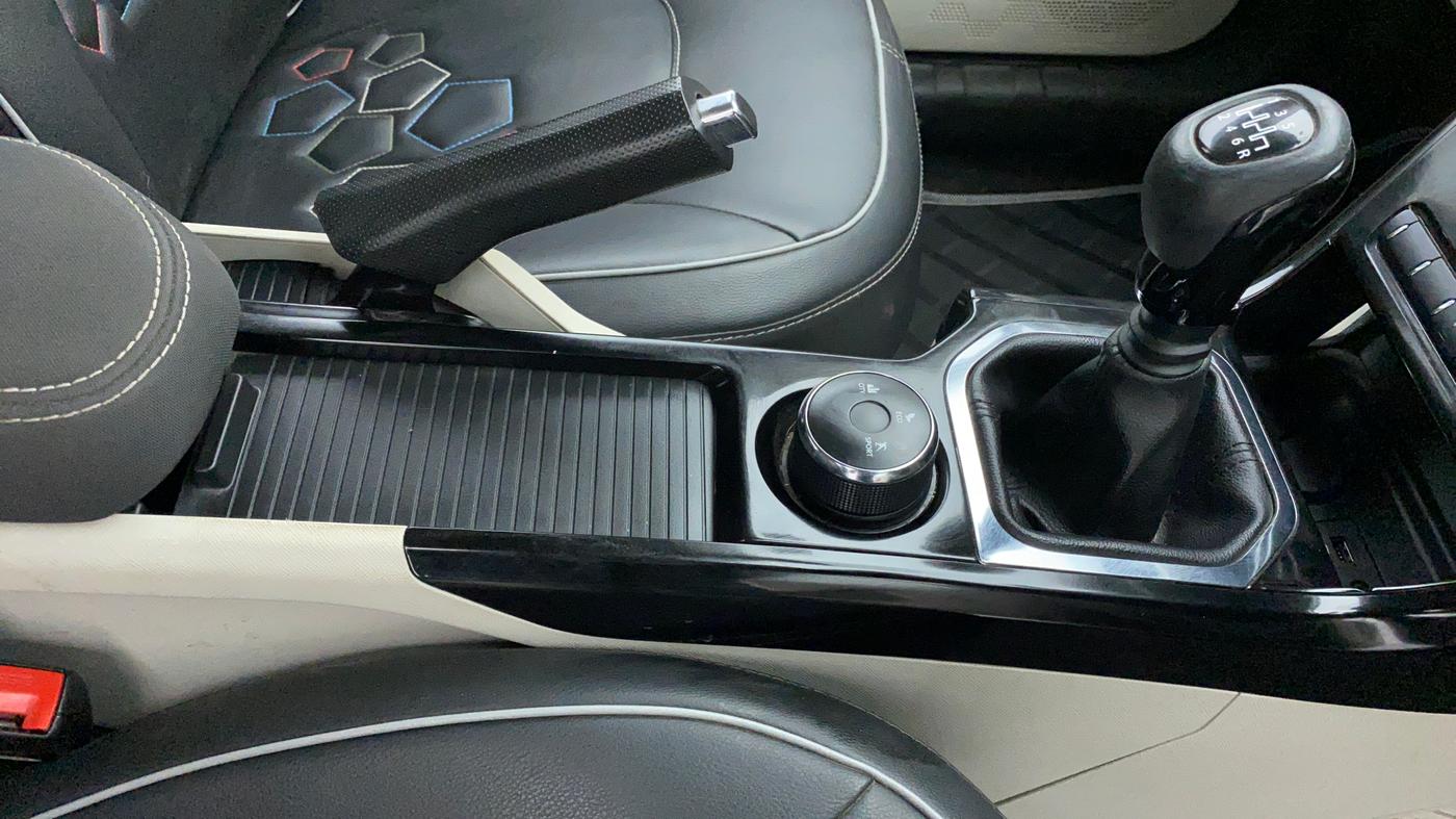 2020 Tata NEXON XZ+ 1.2, Petrol, Manual, 43,301 km, Gear Lever