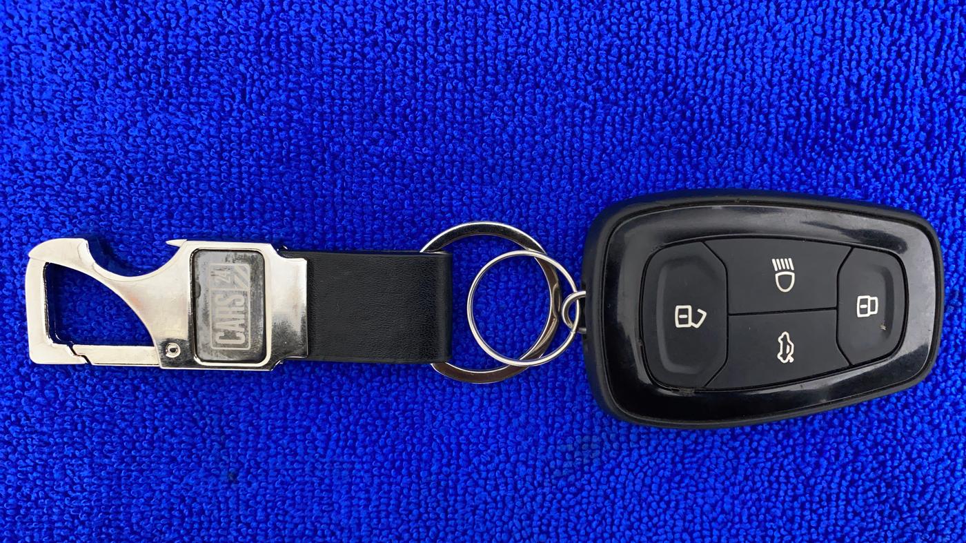 2020 Tata NEXON XZ+ 1.2, Petrol, Manual, 43,301 km, Key Close Up