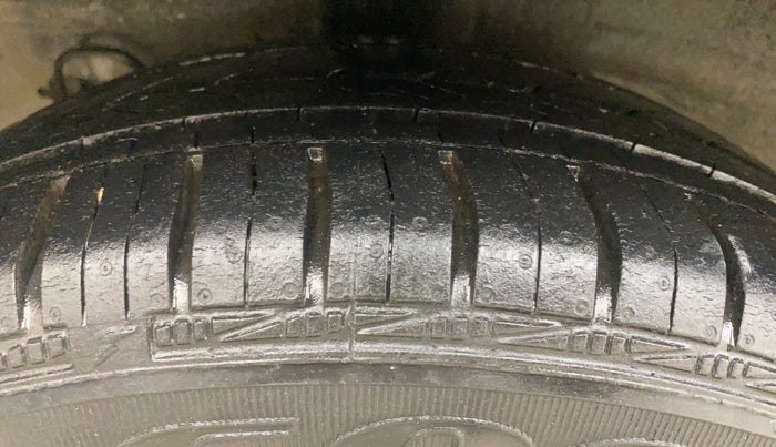 2016 Hyundai Grand i10 SPORTZ 1.2 KAPPA VTVT, Petrol, Manual, 84,826 km, Right Rear Tyre Tread