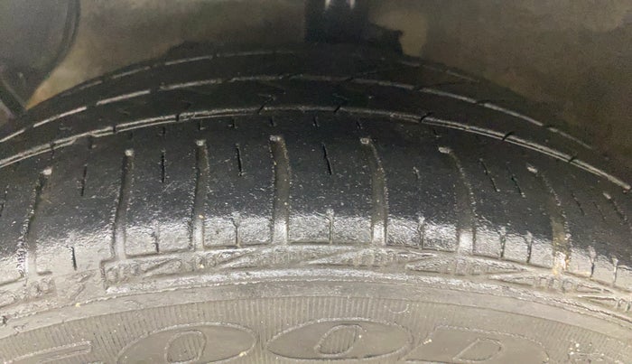 2016 Hyundai Grand i10 SPORTZ 1.2 KAPPA VTVT, Petrol, Manual, 84,826 km, Left Front Tyre Tread