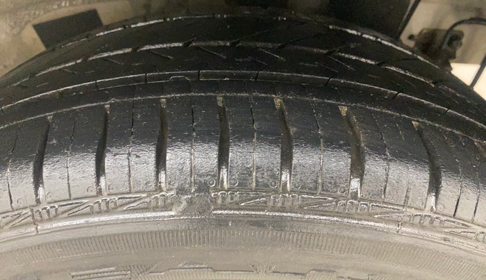 2016 Hyundai Grand i10 SPORTZ 1.2 KAPPA VTVT, Petrol, Manual, 84,826 km, Left Rear Tyre Tread