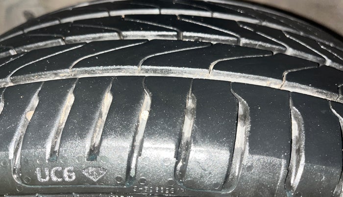 2017 Maruti Ciaz ALPHA DIESEL 1.3, Diesel, Manual, 93,874 km, Left Front Tyre Tread