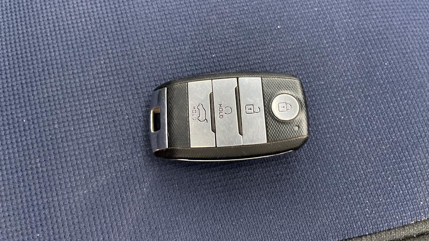 2023 KIA CARENS LUXURY PLUS IMT 1.5 DIESEL IMT, Diesel, Manual, 13,420 km, Key Close Up