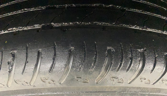 2023 Nissan MAGNITE XL, Petrol, Manual, 46,201 km, Left Front Tyre Tread