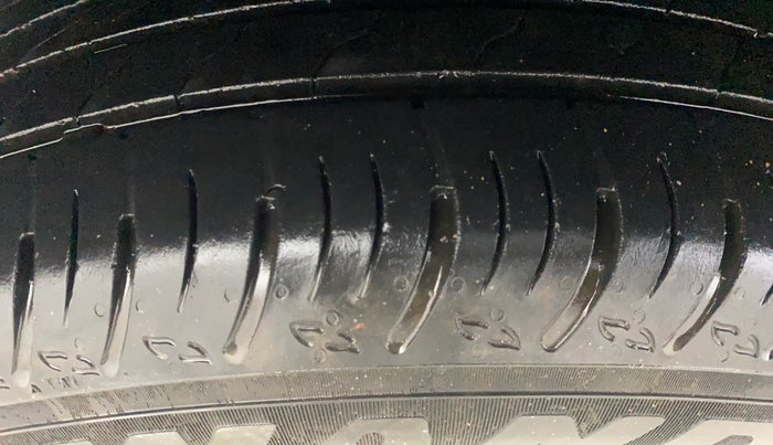 2023 Nissan MAGNITE XL, Petrol, Manual, 46,201 km, Right Rear Tyre Tread